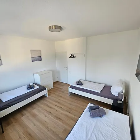 High Moon House In Nienburg With Wifi Апартаменты Grimschleben